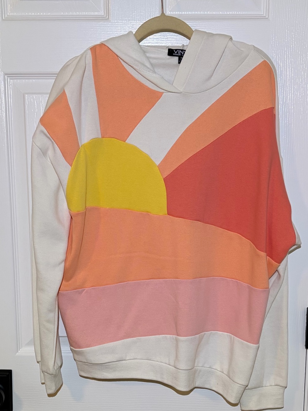 NWOT Vinyl Icons Tropical Sunrise Colorblock Women’s Sweatshirt Hoodie. XL